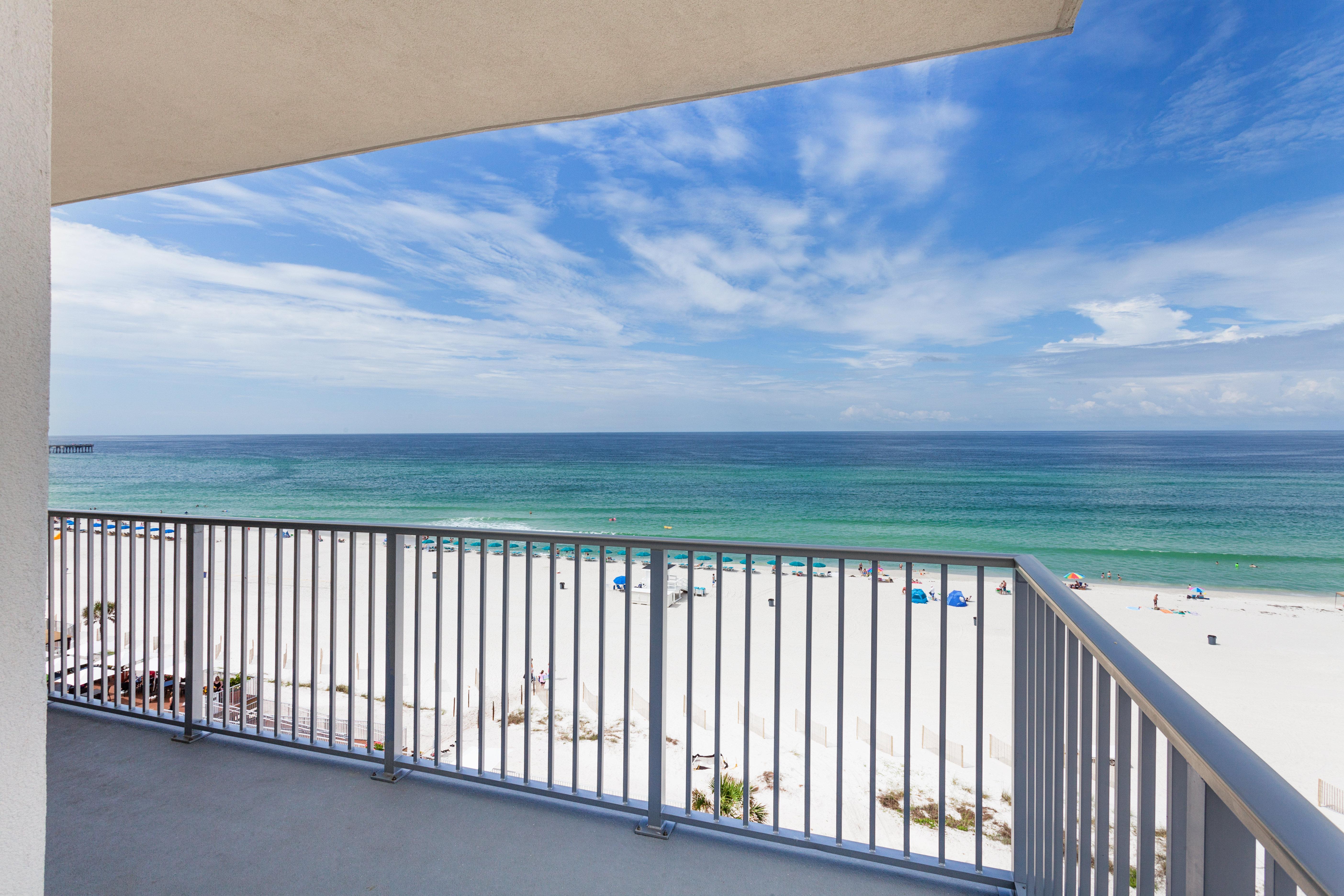 Holiday Inn Express & Suites Panama City Beach Beachfront By Ihg Екстериор снимка