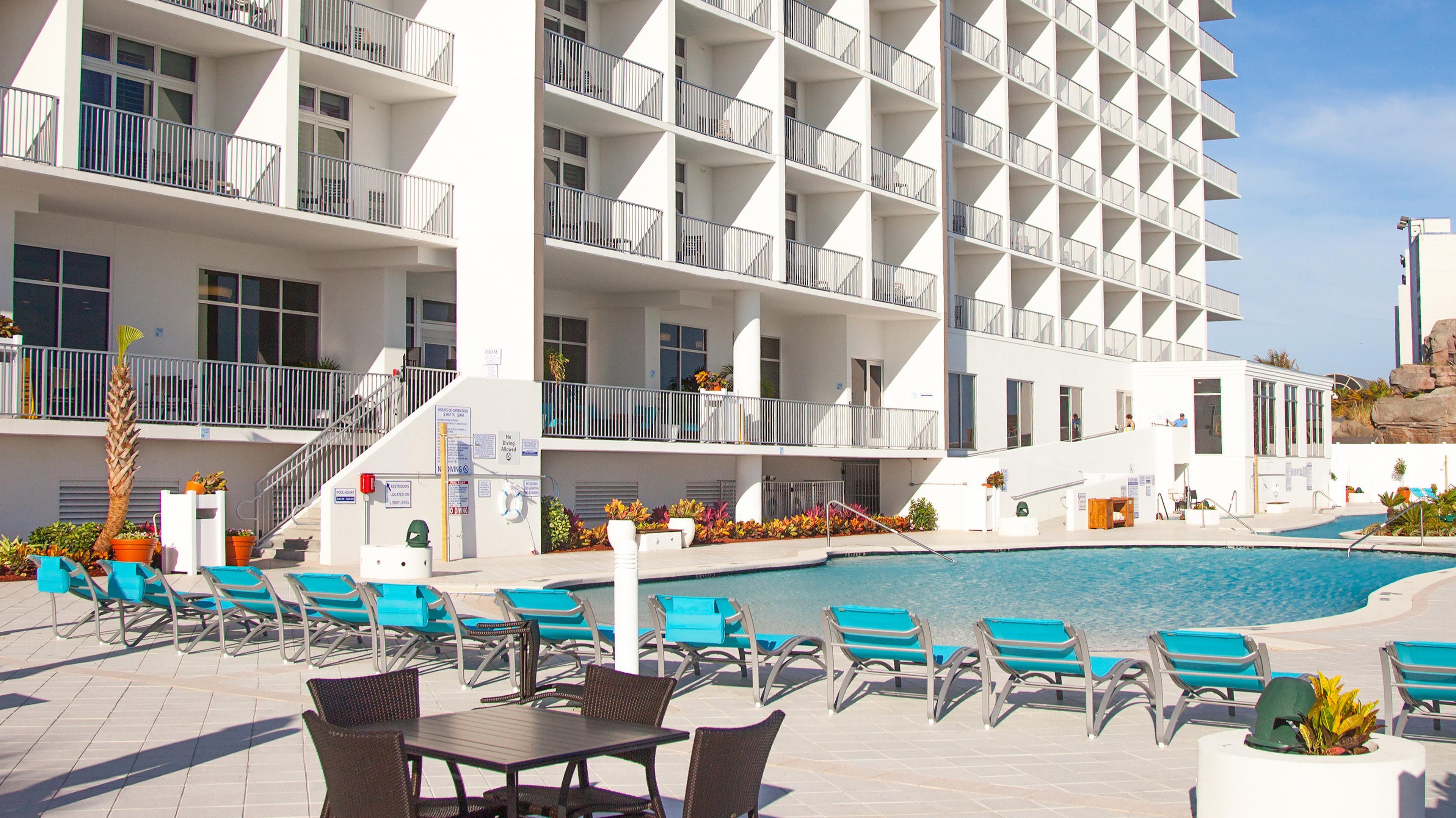 Holiday Inn Express & Suites Panama City Beach Beachfront By Ihg Екстериор снимка