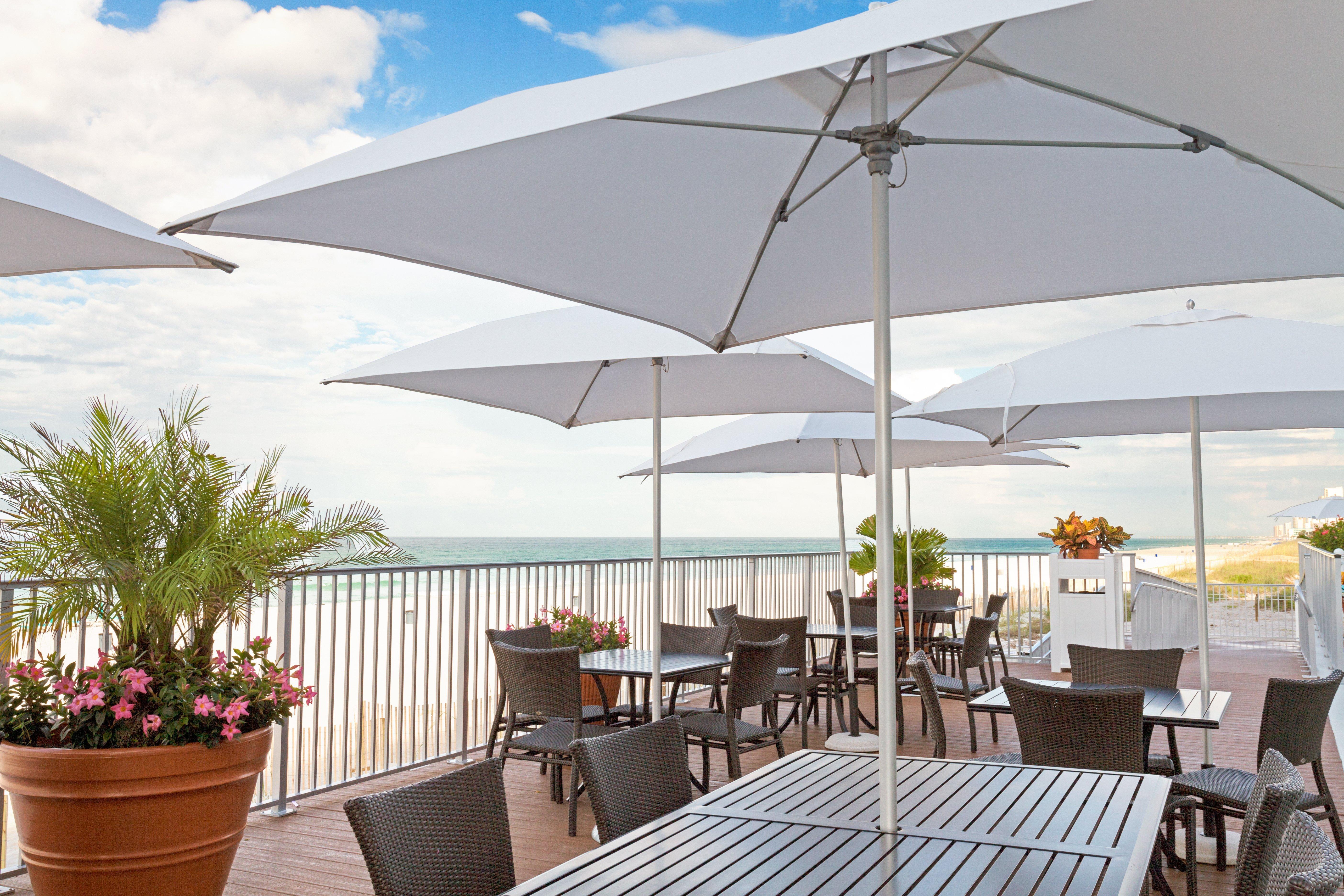 Holiday Inn Express & Suites Panama City Beach Beachfront By Ihg Екстериор снимка