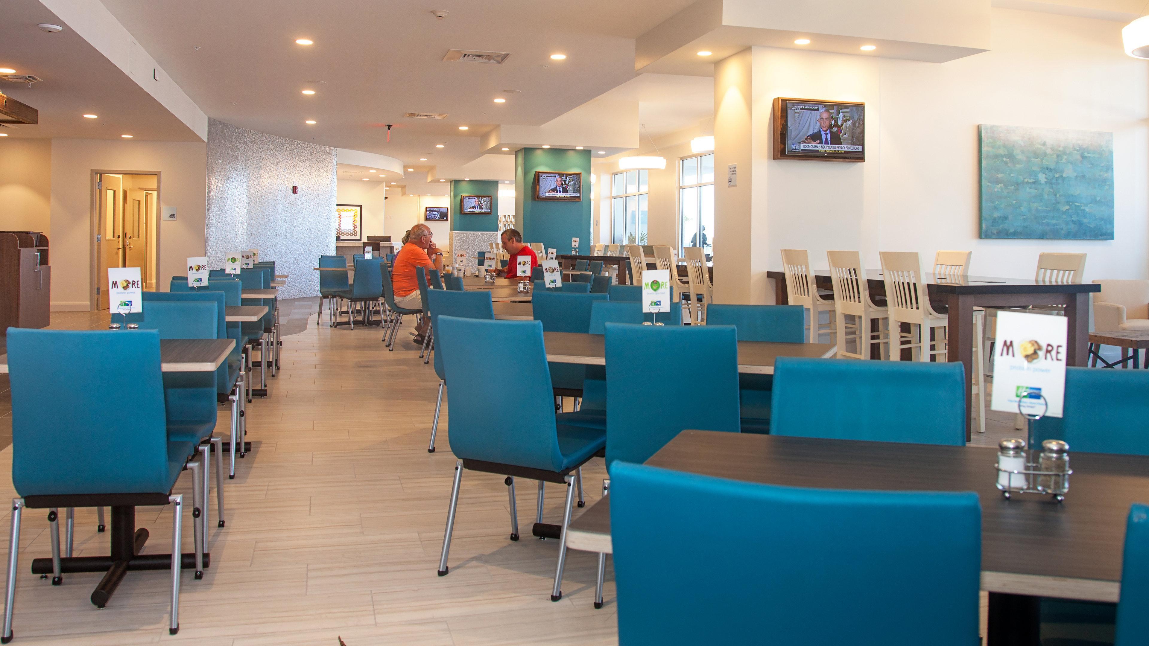 Holiday Inn Express & Suites Panama City Beach Beachfront By Ihg Екстериор снимка