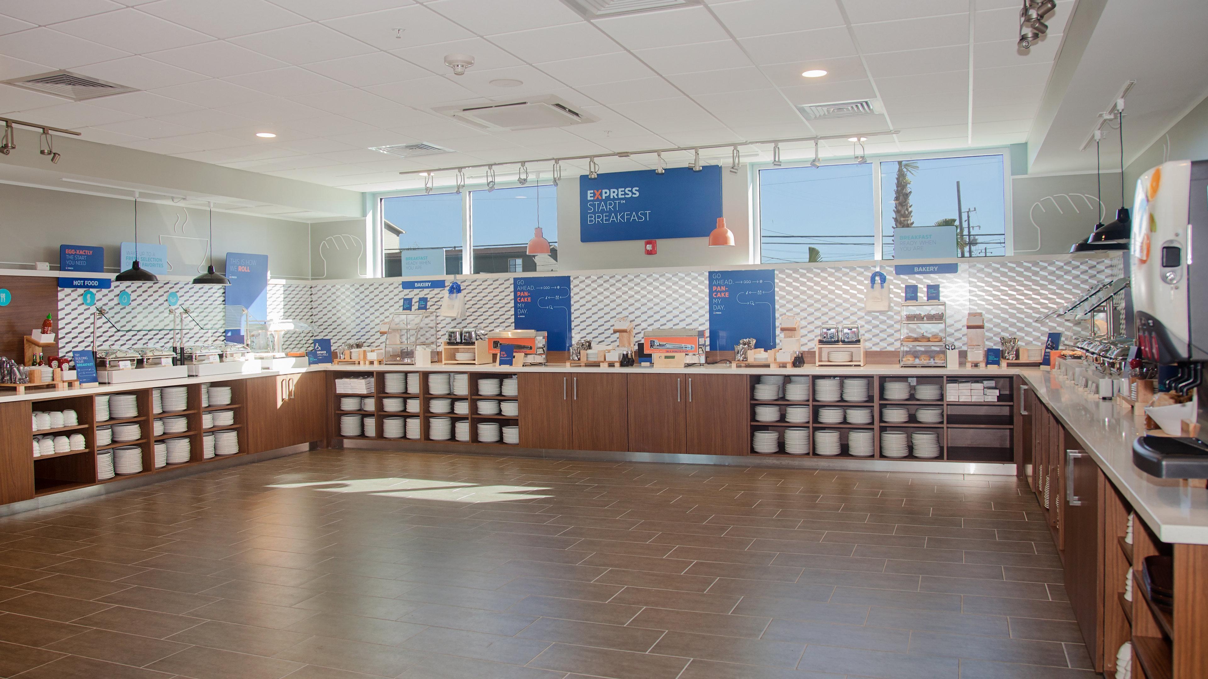 Holiday Inn Express & Suites Panama City Beach Beachfront By Ihg Екстериор снимка