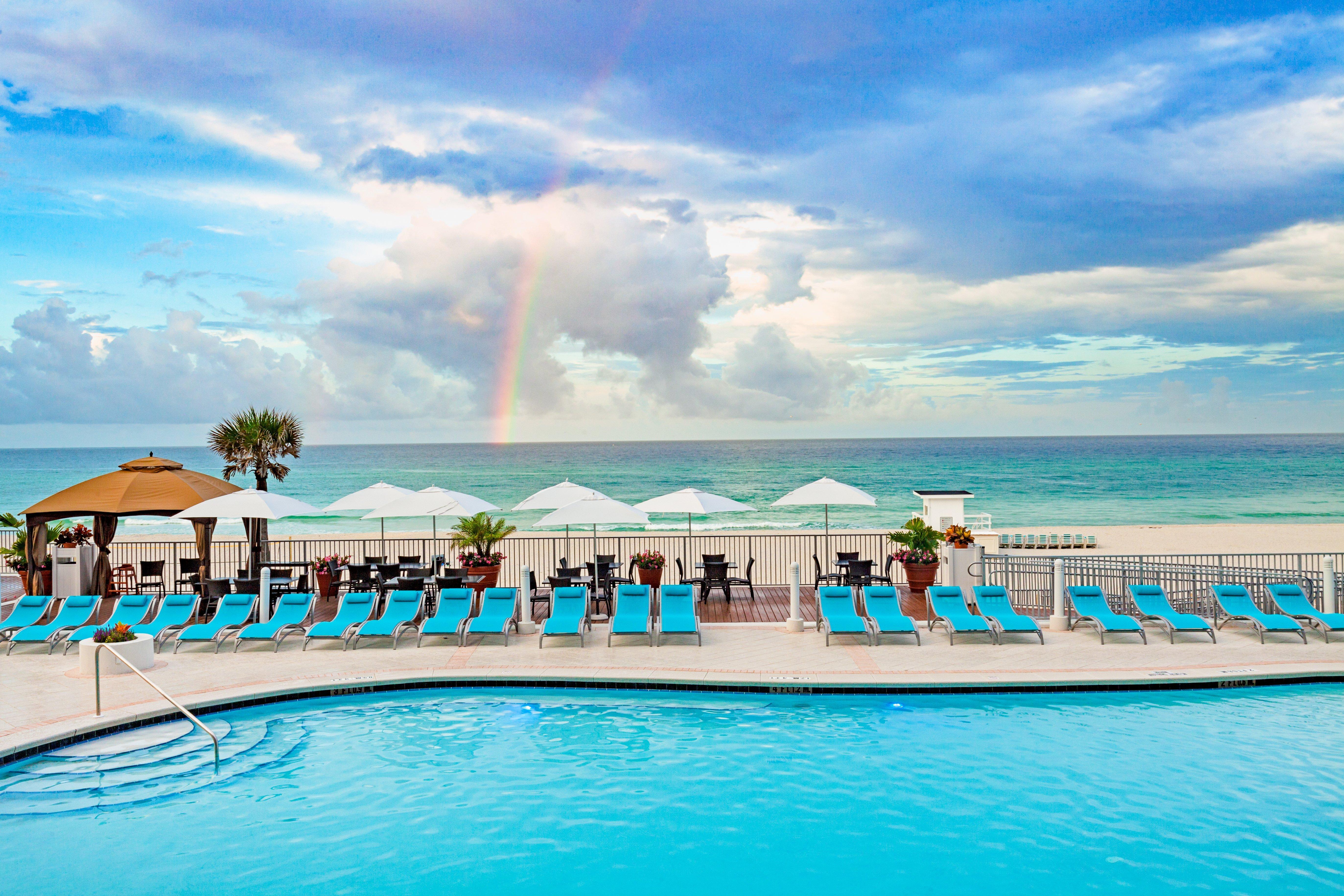 Holiday Inn Express & Suites Panama City Beach Beachfront By Ihg Екстериор снимка