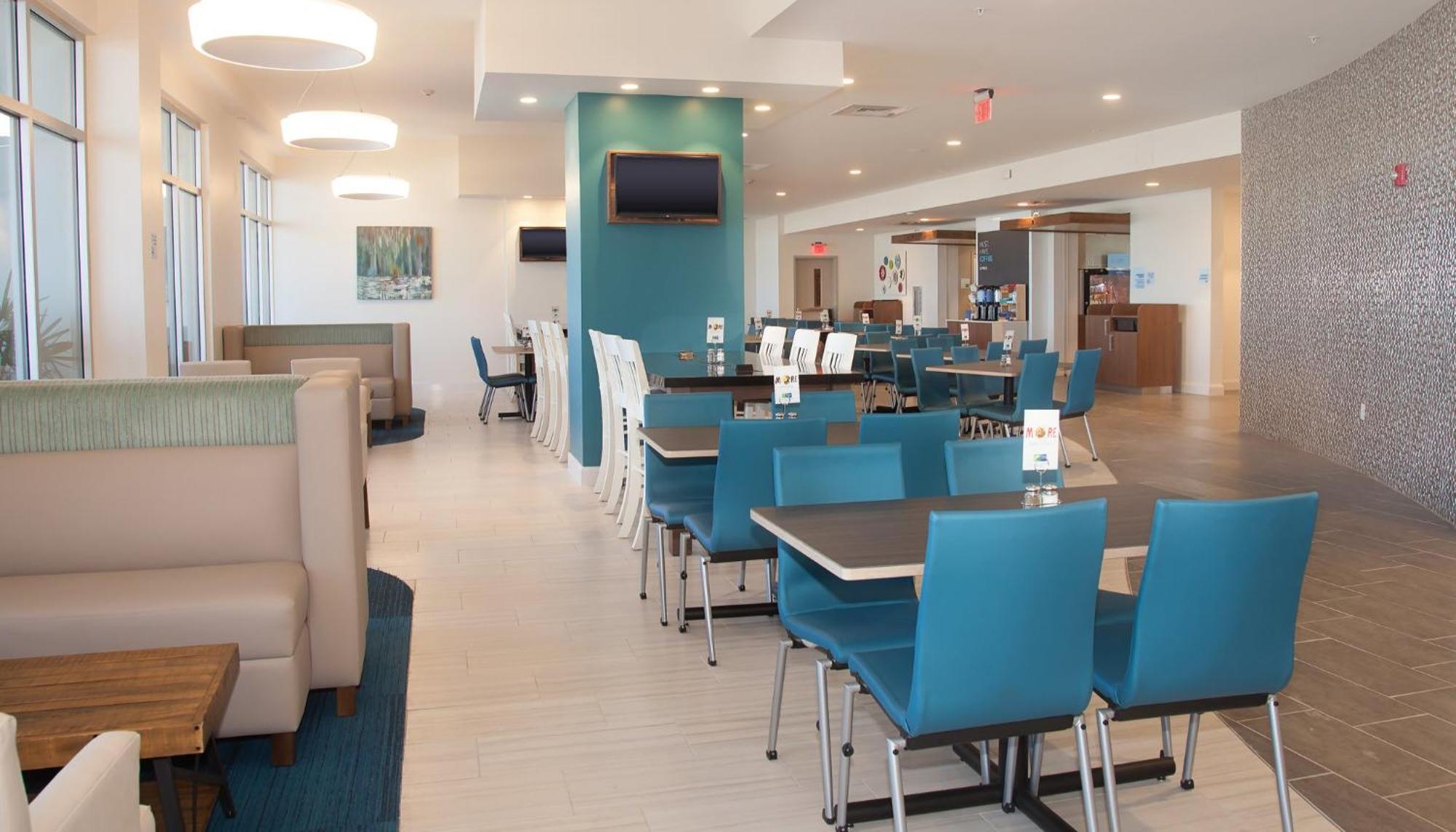 Holiday Inn Express & Suites Panama City Beach Beachfront By Ihg Екстериор снимка