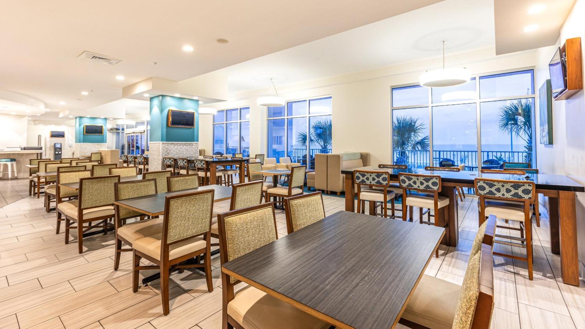 Holiday Inn Express & Suites Panama City Beach Beachfront By Ihg Екстериор снимка